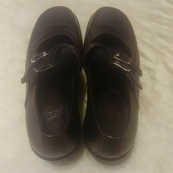 Dansko Babette Mary Jane Heels - Picture 4 of 6